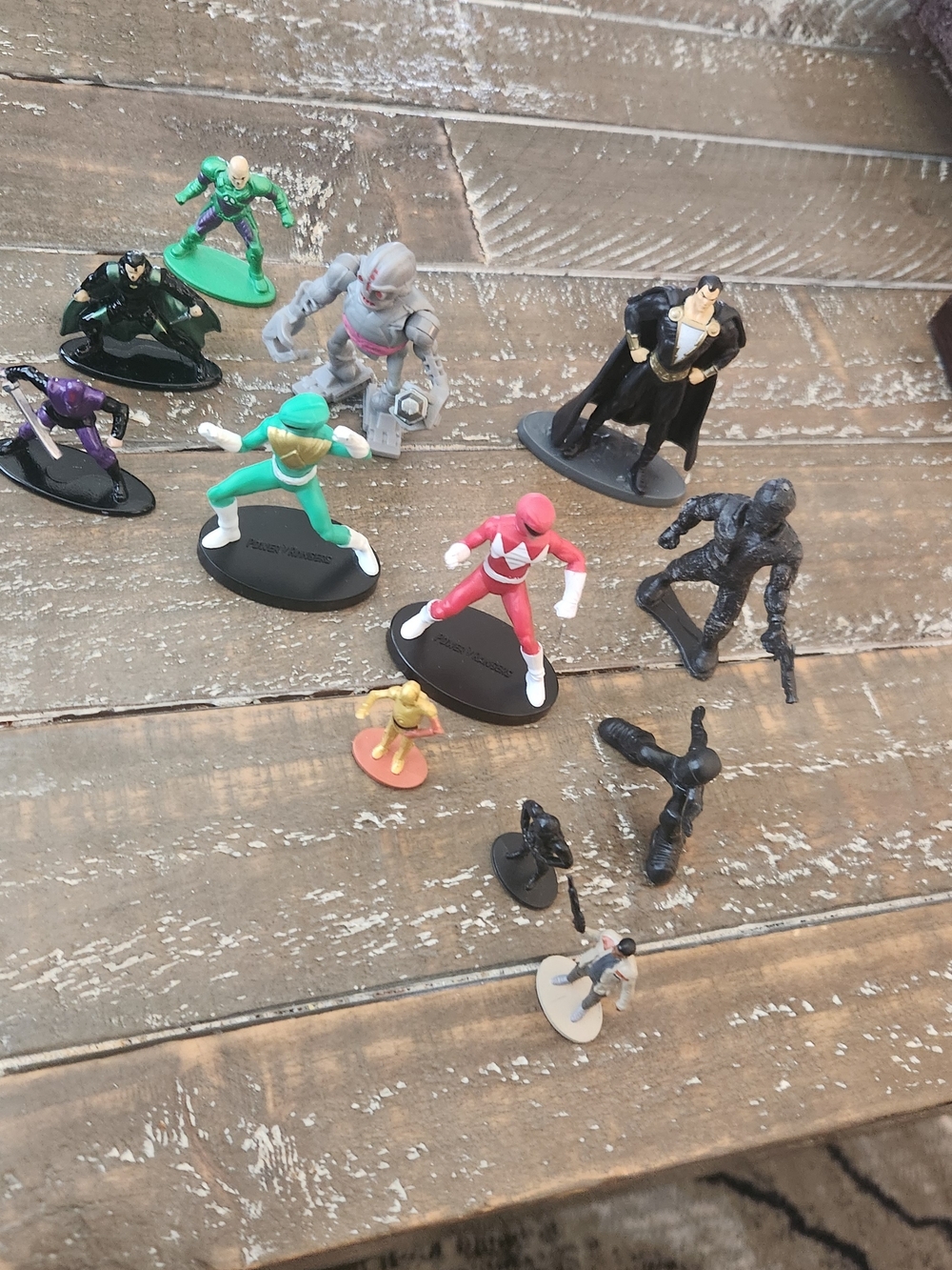 Mixed Superhero Toy Figure Lot - Red, Green, Black. Various Scale.